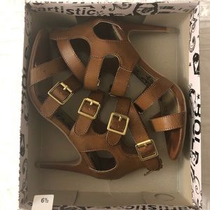 Cognac heels 6.5